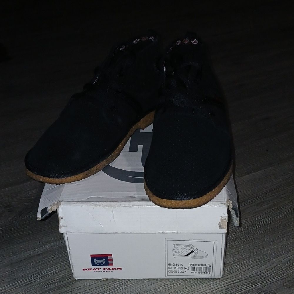 Phat Farm Pipeline Perforated Black suede leather chukka boots Sz 10.5 EUC